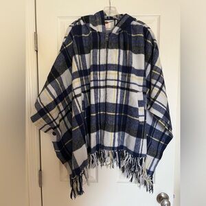 Quiksilver Women’s zip up hooded poncho